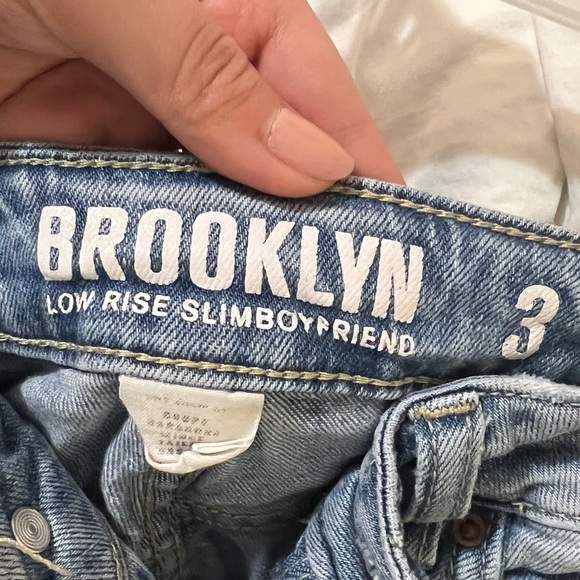 Women’s Slim Boyfriend Denim Jeans - Picture 5 of 6